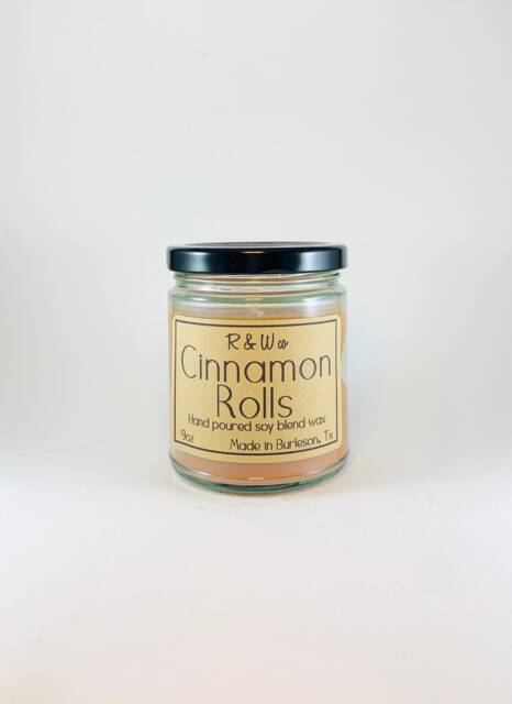 Cinnamon Roll Candle - image 1