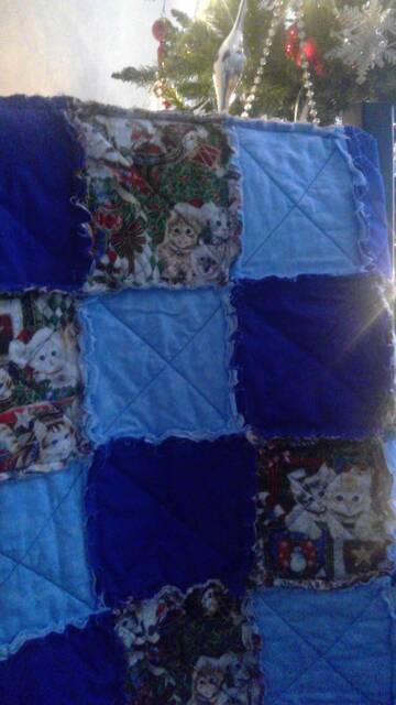 Christmas Kittens Rag Quilt, Lap Throw - image 1