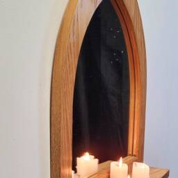 Unusual Gothic Arch Solid Wooden English Oak Wall Mirror & Shelf 49 cm Long Hand Made - thumbnail 2