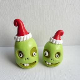 Polymer Clay Zombie Head Sculpture Christmas Santa Hat Decor - thumbnail 2