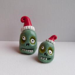 Polymer Clay Zombie Head Sculpture Christmas Santa Hat Decor - thumbnail 4