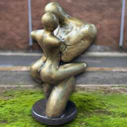 Loving Couple Statue Concrete Romantic Pair Figurine Stone Hugging Sculpture Outdoor Yard & Home Decor Anniversary Lover Gift - thumbnail 4