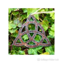 Rusty Metal Celtic Triquetra Knot Christmas Tree Wall Hanger, Garden Art Plaque