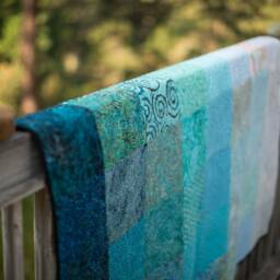 Modern Throw Size Ocean Quilt - Made To Order - thumbnail 2