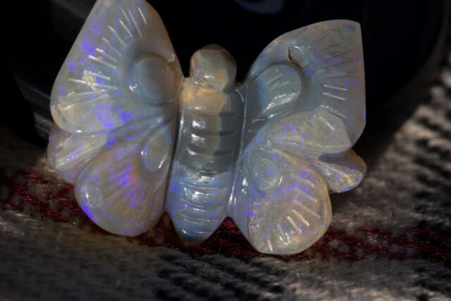Australian Butterfly Opal Carving Semi-Blackopal Red Multicolor Fire - 57.9 Cts - image 1