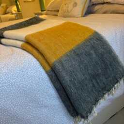 Hand-Loomed Yak Wool Blend Throw Tibetan Travel Blanket Home Accessories Ideal Gift Sofa Bed Throw B4 - thumbnail 3
