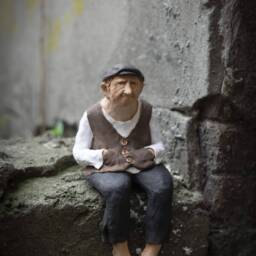 Grandpa Sitting I - Brown - thumbnail 2