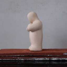 Resentment - Expressive Ceramic Figurine For Sandplay & Counseling - thumbnail 3