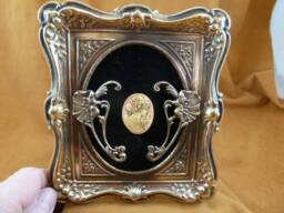 Framed Cameos Small Hair Net Lady Girl Pink + Ivory Victorian Scrolled Floral Design Brass Frame Wall Shelf Desk Hanging Art Cfs22-20