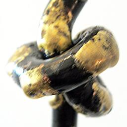 Giraffe With Knotted Neck - thumbnail 3