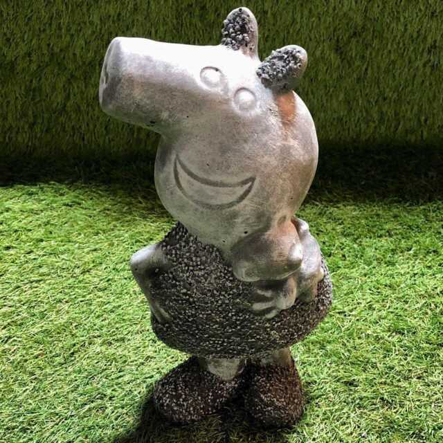 Concrete Cartoon Pig Garden Ornament Frost Protected Statue - image 1