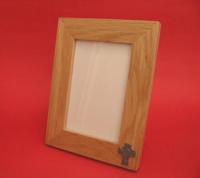 "Celtic Cross Real Oak Picture Frame 4"" X 6" - image 1