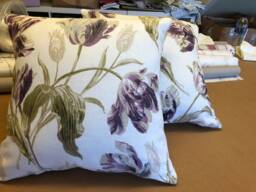 One Cushion Cover Made in Laura Ashley Gosford Plum Purple Tulip Floral Pattern Lounge Bedroom Armchair Couch Cottage Birthday Present - thumbnail 1