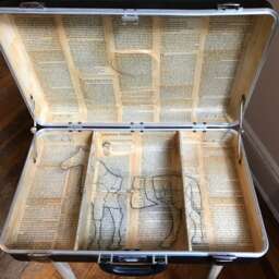 Animal Farm - Suitcase Table - thumbnail 2