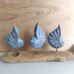 Wooden Carved & Painted Shells On Driftwood Base - Coastal D??cor- Nautical Sculpture Maritime Style Carving Or Beach Gifts - thumbnail 3