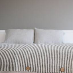 striped Linen Bedding Set Duvet Cover & Pillowcases - thumbnail 3