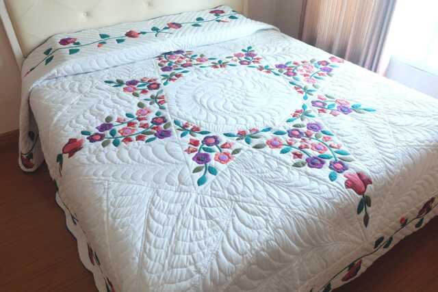 Applique Floral Star Handmade Quilts, Queen Size Blanket, King Bedspread, Custom Order - image 1