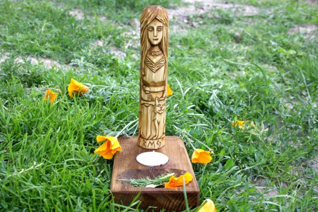 Freya Statue With Small Altar. Hand Carved Linden Wood Figurine. Vikings Goddess.(7 Inches - image 1