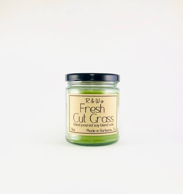 Fresh Cut Grass Candle - image 1