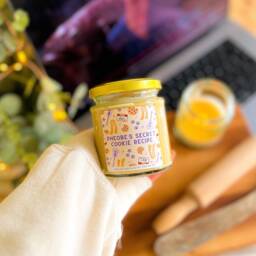 Pheobes Secret Cookie Recipe - Friends Pheobe Inspired Candle Soy Wax & Vegan/Cruelty Free - thumbnail 2