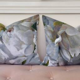 Decorative Pillow Cover in Peonia Grande Zinc, Designers Guild - thumbnail 3
