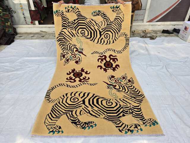 4??7 Ft Handmade Pictorial Tiger Rug, Carpet For Kids Room - image 1