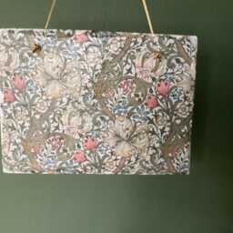 William Morris Golden Lily Design Welsh Slate Wall Hanging. Slate Gifts. Wall Decoration. Gift For Her - thumbnail 3