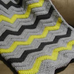 Zig Zag Baby Afghan Blanket - thumbnail 3