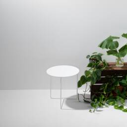 Side Table in White Metal Usable As Coffee Table Or Nightstand - thumbnail 1