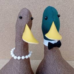 Cool Canard Doorstop/Bookends. Mallard Duck Pair With Bow Tie & Pearl Necklace - Flat Packed Wedding Gift Anniversary Couples - thumbnail 2