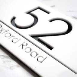 K Smart Sign - Laser Cut Matt White & Black Mirror Personalised Door Numbers House Plaques Number 3D 30cm X 16cm - thumbnail 3