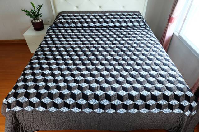 Tumbling Blocks Quilt Made To Order, Patchwork Cotton Bedspread, 3D Optical Illusion Blanket, Queen - Cal King Hand Quilted Black Decor - image 1