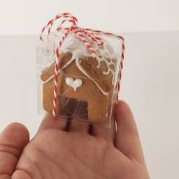 Set Of 4 Gingerbread Houses - Mug House Mini Edible Christmas Stockings - thumbnail 2