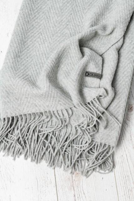 Light Grey Merino Wool Throw Blanket Cosy Plaid Bedspread - image 1