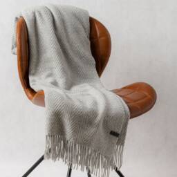 Light Grey Merino Wool Throw Blanket Cosy Plaid Bedspread - thumbnail 2