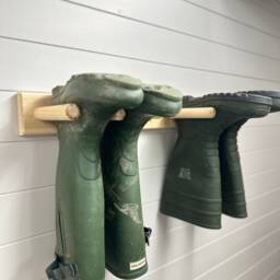 Muddy Boot Inscribed Wellington Rack - Natural Wood - thumbnail 3