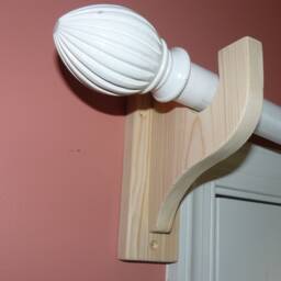 Small Shelf Brackets With Rod Support - thumbnail 3