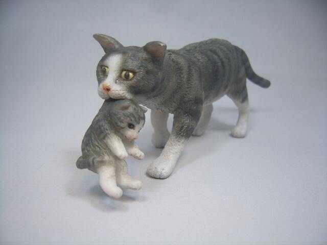 Cat Carry A Baby(Cat Figurine Personalized Pet Portrait - image 1