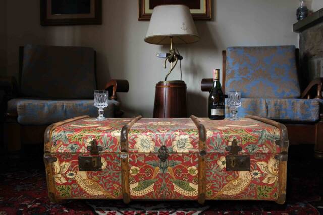 William Morris Steamer Trunk Coffee Table - Upcycled Strawberry Thief Toy Chest Storage Bench _ Morrisstcs - image 1
