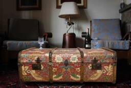William Morris Steamer Trunk Coffee Table - Upcycled Strawberry Thief Toy Chest Storage Bench _ Morrisstcs