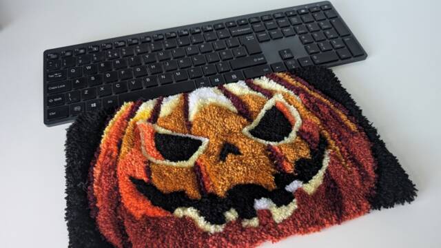 Halloween Pumpkin Desk Rug Keyboard Wrist Buddy Colourful Office Decor Accessories - image 1