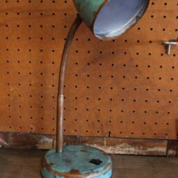 Fallout Inspired Retro Desk Lamp - thumbnail 2