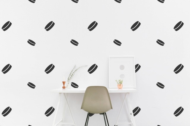 Ice Hockey Puck Wall Decal Pattern Nhl Puck Sport Kids Room Wall Sticker Bedroom Living Wallpaper Vinyl Decals Home Decor Stickers - image 1
