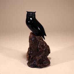 Owl Sculpture Decor Figurine By John Perry Horned 9In Tall Ebonite On Burlwood - thumbnail 4