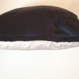 Cushion Stonehenge Pilbri Without Inlet - thumbnail 2