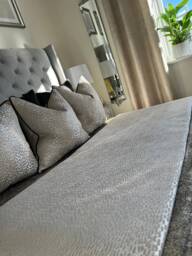 Elegant Champagne Gold Bed Runner/Luxury Throw Blanket Comforter Bedspread Scarf For King & Super Size Bedding, Antelope