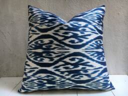 Silk Ikat Pillow Cover 24x24, Handwoven Decorative Cushion - thumbnail 1