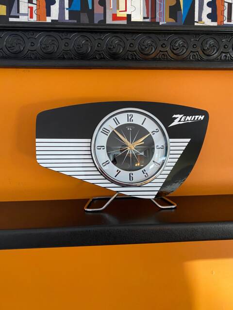 Handmade Zenith Radio Mantle Clock Mid-Century Atomic Starburst Design - image 1