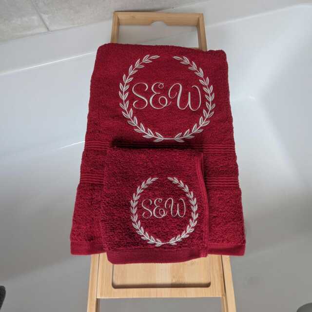 Personalised Bath Towel & Face Cloth Set/Embroidered Towel Luxury With Monogramme Wedding Role - image 1