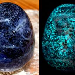 Glow in The Dark Cobalt Blue Blacklight Egg - Handblown Glass - thumbnail 3
